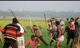 Mâu thuẫn trong lúc uống bia, nhóm côn đồ vác hung khí đánh hội đồng bạn nhậu