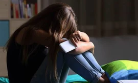 Dọa tung 'ảnh nóng', hiếp dâm bé gái 13 tuổi