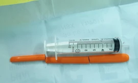 Nam thanh niên dùng muỗng đâm vào hốc mắt xuyên thấu sọ