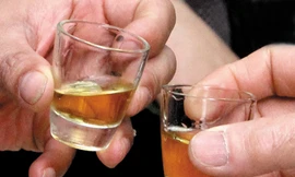 Chồng biến thành 'ác quỷ' mỗi lần say rượu