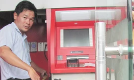 Thêm vụ phá máy ATM để trộm tiền