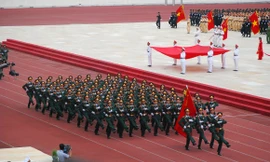 ‘Phi chính trị hóa lực lượng vũ trang là mắc kế địch’