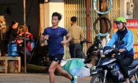 Nguyễn Văn Lai làm quen đường chạy Tiền Phong Marathon 2021