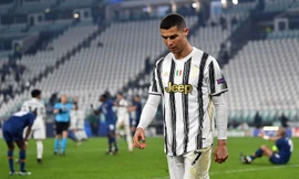 Ronaldo bị tố thao túng phòng thay đồ Juventus