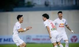 Xuân Trường động viên Minh Vương: ‘Sẽ chẳng có gì quật ngã được chúng ta’ 