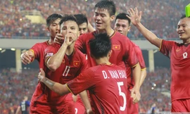 Tuyển Việt Nam bị Thái Lan rút ngắn khoảng cách