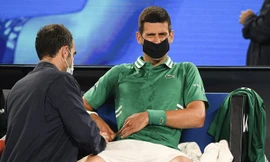 Djokovic dính chấn thương