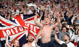 CĐV Anh cuồng nhiệt trên khán đài