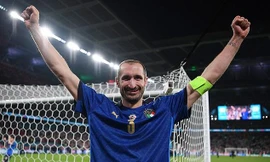 Ở tuổi 36, sau 112 trận ra sân, Chiellini mới có danh hiệu quốc tế đầu tiên với tuyển Italia.