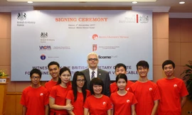 Thầy Tây trò Ta & thầy Ta trò Tây