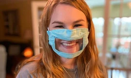 Cô bạn chế tạo “khẩu trang hạnh phúc” cho người khiếm thính trong mùa dịch