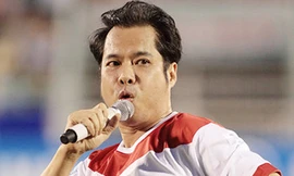 Ngọc Sơn: Diện nội y của mẹ, mua vui cho người