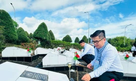 200 sinh viên dâng hương các anh hùng liệt sĩ tại Phú Quốc