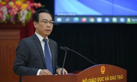 Thứ trưởng Bộ GD - ĐT Hoàng Minh Sơn.