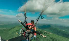 Giới trẻ tung bay trên điểm xanh nhất giữa lòng Thủ đô