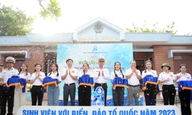 Trưng bày 50 tác phẩm mỹ thuật tại đảo Trường Sa Lớn