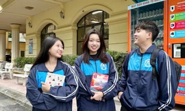 Không khí lạnh tràn về, sinh viên Thủ đô thích nghi thế nào để chuẩn bị cho mùa Đông sắp tới?