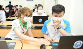 Cuộc thi Olympic Tin học, Tiếng Anh không chuyên có sự tham gia của hàng nghìn thí sinh