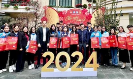 Chia sẻ Tết ấm áp với cán bộ Đoàn - Hội có hoàn cảnh khó khăn