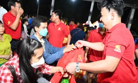 Ấm áp chương trình Tết sẻ chia - Năm Rồng khởi sắc