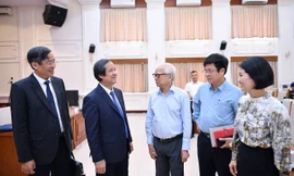 Mức lương thấp khiến giáo viên muốn bỏ nghề