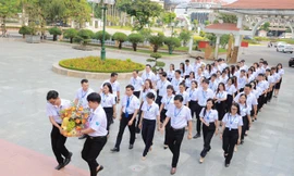 Sinh viên Thái Nguyên dâng hương tưởng nhớ các anh hùng liệt sĩ