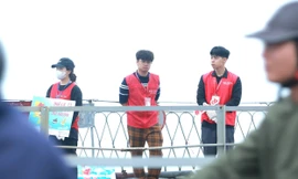 Ngày ông Công, ông Táo: Gen Z Hà Nội ‘chơi lớn’ với màn thả cá chuẩn xanh