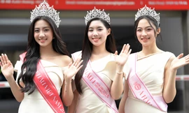 Hoa hậu Hà Trúc Linh trở lại trường, giao lưu cùng sinh viên ĐH Tài chính – Marketing 