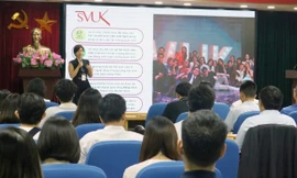 Sinh viên Hà Nội hào hứng dự sự kiện 'Hạ cánh nơi Anh'