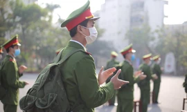 Ấm lòng những chuyến xe yêu thương hỗ trợ sinh viên về quê ăn Tết