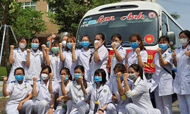 Sinh viên Điều dưỡng Nam Định tình nguyện vào Đồng Nai chống dịch