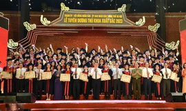 Hà Nội tuyên dương 100 thủ khoa xuất sắc: Nơi toả sáng những ‘Sinh viên 5 tốt’