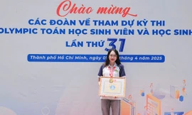 Nữ sinh ‘Sinh viên 5 tốt’ với bộ huy chương Toán học toàn quốc