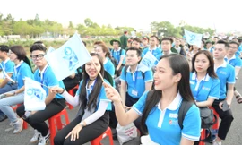 Hàng trăm sinh viên ưu tú đến với Trường Sa