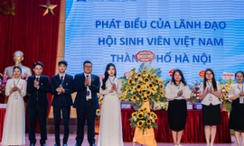 Chị Nguyễn Thị Khánh Linh làm Chủ tịch Hội Sinh viên trường ĐH Giao thông Vận tải