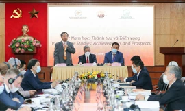 Các đại biểu tham dự tại diễn đàn.