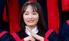 Võ Thị Kim Anh, học sinh lớp 12 Toán 1 của Trường THPT Chuyên Hà Tĩnh.