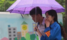 Bắc Ninh: Áo xanh vượt nắng mưa cùng sĩ tử vượt vũ môn