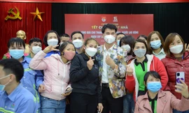 Nối nhịp yêu thương, đoàn tụ gia đình từ 'Tết chung một nhà'