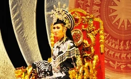 Nữ nghệ sĩ cải lượng Tâm Tâm trong một vở diễn