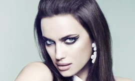 Bồ Ronaldo lạnh lùng vẫn quyến rũ