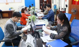 Đề xuất công chức chăm con nhỏ, cha mẹ già đau ốm được làm việc từ xa