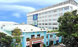 Hôm nay, nhóm cựu cảnh sát, luật sư cầm hơn 2 triệu USD 'chạy án' cho Giám đốc BV Thủ Đức hầu tòa