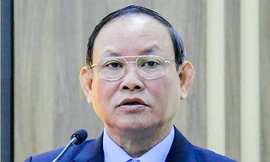Cựu Chủ tịch Nhà xuất bản Giáo dục Việt Nam hầu tòa với cáo buộc nhận hối lộ 24,9 tỷ đồng