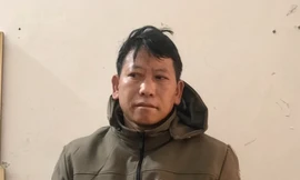 Tóm gọn đối tượng trốn truy nã khi về nhà ăn Tết