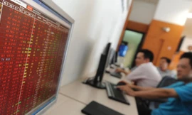 Chứng khoản Việt Nam đồng loạt giảm sàn sau kỳ nghỉ lễ