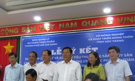 Ban Quản lý ATTP TPHCM ký kết hợp tác với tỉnh Sóc Trăng về an toàn thực phẩm
