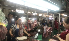 Thịt heo tăng giá chóng mặt khiến bà nội trợ lao đao