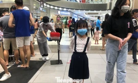 Khẩu trang, rửa tay, đứng giãn cách... là cách phòng dịch COVID-19