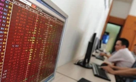 Chứng khoán đỏ sàn, Việt Nam 'tuột' 2 tỷ phú USD